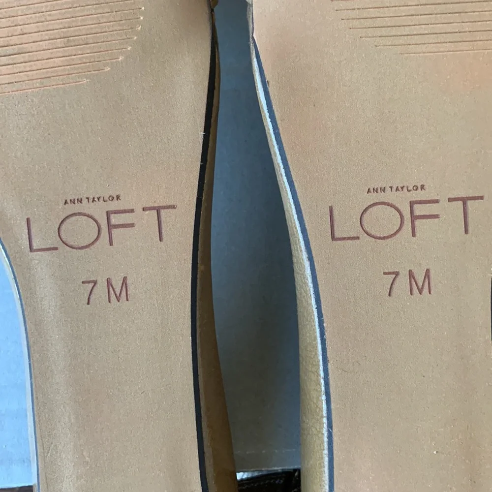 NIB LOFT Single Strap Mini Wedge Sandals Size 7